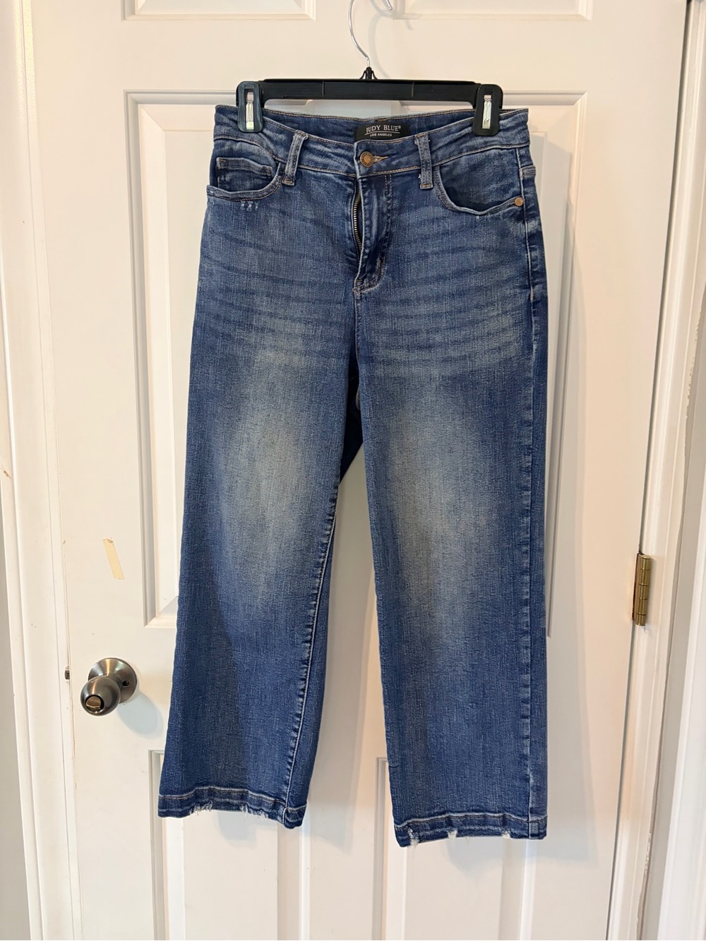 Judy Blue Women's Mid-Rise Straight Jeans in Medium Blue